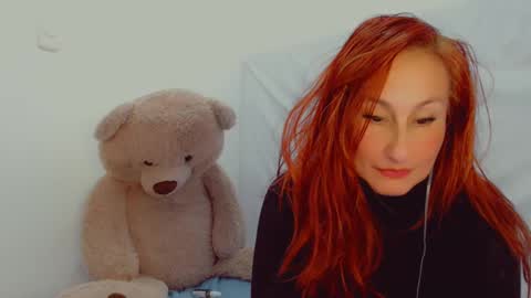 Snapshot of skarlett2072 chatting on 02/23/25, 09:37 Arlett online show from 02/23/25, 09:37