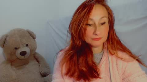 Snapshot of skarlett2072 chatting on 03/08/25, 05:17 Arlett online show from 03/08/25, 05:17