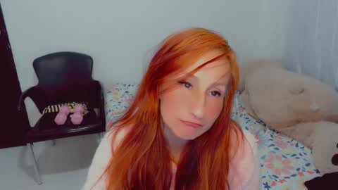 Snapshot of skarlett2072 chatting on 09/14/25, 03:05 Arlett online show from 09/14/25, 03:05