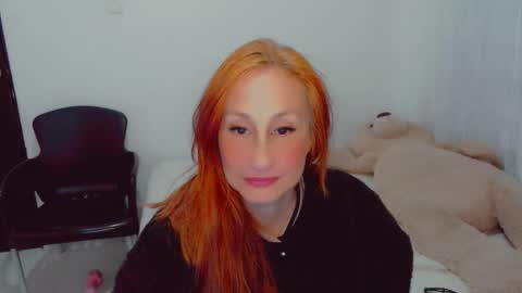 Snapshot of skarlett2072 chatting on 09/18/25, 11:01 Arlett online show from 09/18/25, 11:01