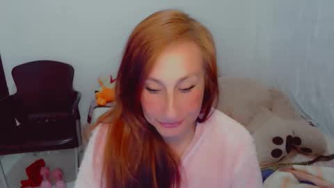 Snapshot of skarlett2072 chatting on 10/04/25, 12:14 Arlett online show from 10/04/25, 12:14