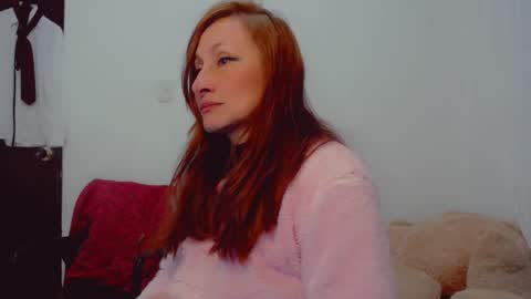 Snapshot of skarlett2072 chatting on 10/07/25, 12:46 Arlett online show from 10/07/25, 12:46