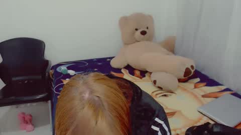 Snapshot of skarlett2072 chatting on 10/16/25, 03:07 Arlett online show from 10/16/25, 03:07