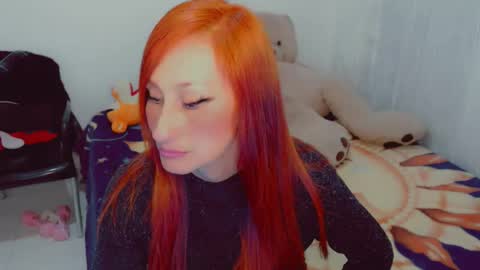 Snapshot of skarlett2072 chatting on 10/19/25, 02:12 Arlett online show from 10/19/25, 02:12