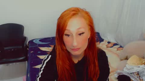 Snapshot of skarlett2072 chatting on 10/25/25, 02:41 Arlett online show from 10/25/25, 02:41