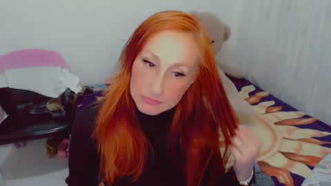 Snapshot of skarlett2072 chatting on 11/05/25, 02:22 Arlett online show from 11/05/25, 02:22