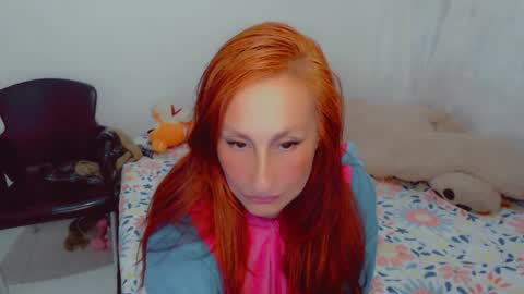 Snapshot of skarlett2072 chatting on 11/05/25, 02:28 Arlett online show from 11/05/25, 02:28