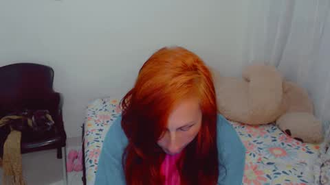 Snapshot of skarlett2072 chatting on 11/06/25, 10:49 Arlett online show from 11/06/25, 10:49