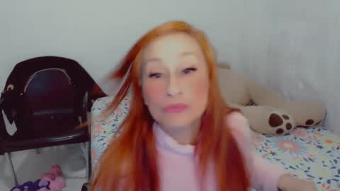 Snapshot of skarlett2072 chatting on 11/11/25, 12:49 Arlett online show from 11/11/25, 12:49