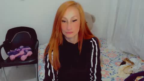 Snapshot of skarlett2072 chatting on 11/12/25, 04:24 Arlett online show from 11/12/25, 04:24