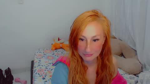 Snapshot of skarlett2072 chatting on 11/18/25, 11:36 Arlett online show from 11/18/25, 11:36