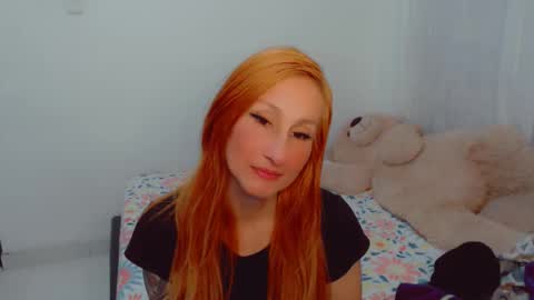 Snapshot of skarlett2072 chatting on 11/20/25, 11:04 Arlett online show from 11/20/25, 11:04