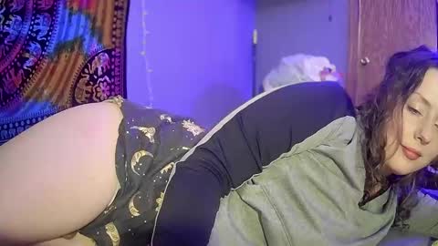 Snapshot of skarlettrose911 chatting on 02/21/25, 05:56 Skarlett Rose online show from 02/21/25, 05:56