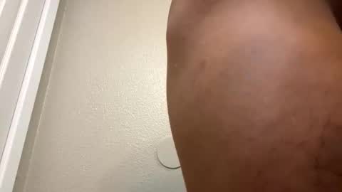 Snapshot of skatedragonfly chatting on 11/26/25, 08:37 inters online show from 11/26/25, 08:37