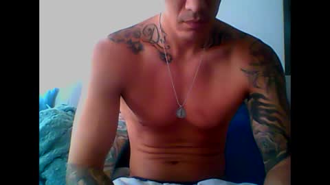 Snapshot of skater19xxx chatting on 01/20/25, 06:21 miguel online show from 01/20/25, 06:21