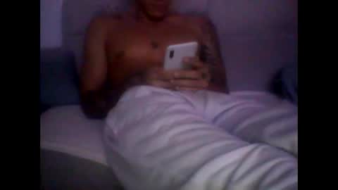 Snapshot of skater19xxx chatting on 01/28/25, 07:11 miguel online show from 01/28/25, 07:11