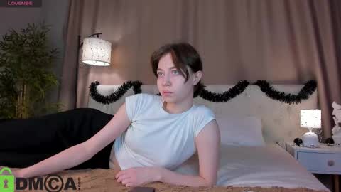 Emily online show from 12/02/25, 01:00