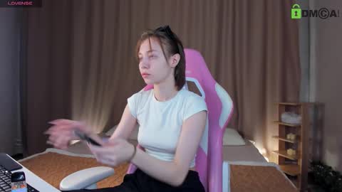 Emily online show from 12/19/25, 01:01