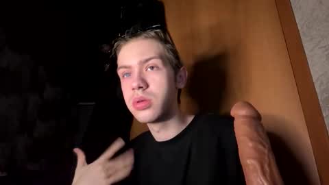 Snapshot of skibatryanka chatting on 02/12/26, 03:01 SKIBA online show from 02/12/26, 03:01