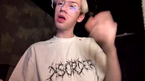 Snapshot of skibatryanka chatting on 02/13/26, 06:37 SKIBA online show from 02/13/26, 06:37