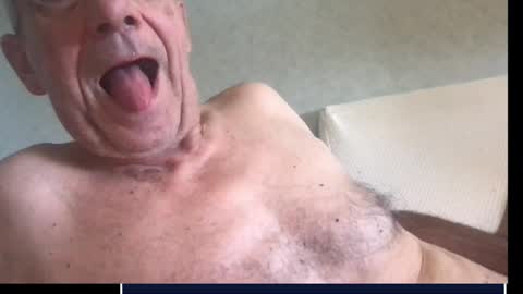 Snapshot of skima48 chatting on 10/04/25, 10:24 skima48 online show from 10/04/25, 10:24