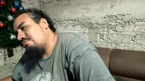 Snapshot of skinhell chatting on 06/14/26, 01:03 Elias online show from 06/14/26, 01:03