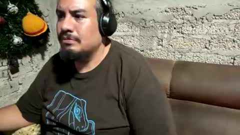 Snapshot of skinhell chatting on 07/04/26, 05:24 Elias online show from 07/04/26, 05:24
