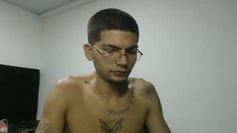 Snapshot of skinny_badboy chatting on 02/06/26, 03:44 E R O S online show from 02/06/26, 03:44