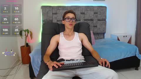 Snapshot of skinny_bigcock20 chatting on 02/06/26, 09:29 skinny_bigcock20 online show from 02/06/26, 09:29