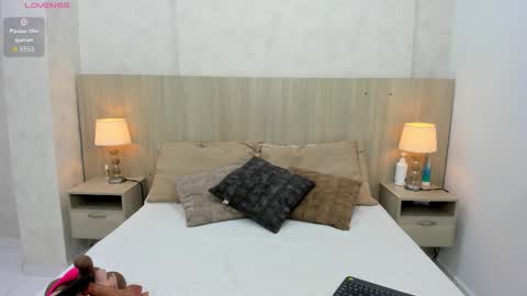 Emily Rojas online show from 10/31/25, 07:37