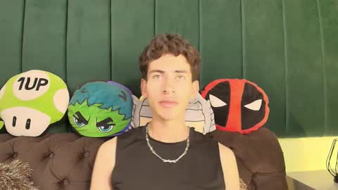 Snapshot of skinny_jean_ chatting on 02/20/26, 08:31 skinny jean online show from 02/20/26, 08:31