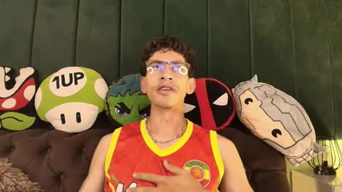 Snapshot of skinny_jean_ chatting on 02/23/26, 08:17 skinny jean online show from 02/23/26, 08:17