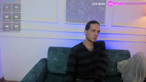 Snapshot of skinny_mac_ chatting on 06/18/26, 01:37 Mac online show from 06/18/26, 01:37
