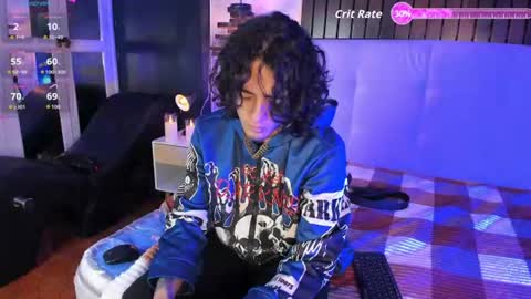 Snapshot of skinny_mac_ chatting on 06/19/26, 01:48 Mac online show from 06/19/26, 01:48