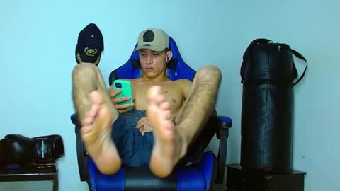 Snapshot of skinny_marked chatting on 01/15/25, 03:33 skinny marked online show from 01/15/25, 03:33