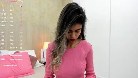 Snapshot of skinny_noa chatting on 01/05/25, 11:37 Noa online show from 01/05/25, 11:37