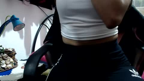 Snapshot of skinny_sexy666 chatting on 06/18/26, 06:56 skinny_sexy666 online show from 06/18/26, 06:56