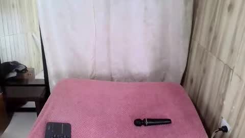 Snapshot of skinny_yizz chatting on 11/07/25, 02:06 Only Pvt online show from 11/07/25, 02:06