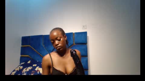 skinnyasssexyboobs online show from 12/18/25, 09:21