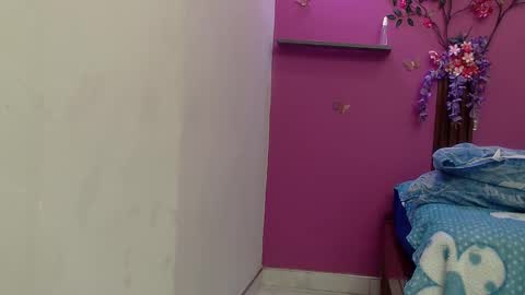 Snapshot of skinnybarbie022 chatting on 09/14/25, 12:32 barbi online show from 09/14/25, 12:32