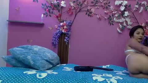 Snapshot of skinnybarbie022 chatting on 12/04/25, 12:20 barbi online show from 12/04/25, 12:20