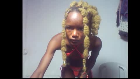 Snapshot of skinnybeauty1 chatting on 12/16/25, 08:19 Linda independent model online show from 12/16/25, 08:19