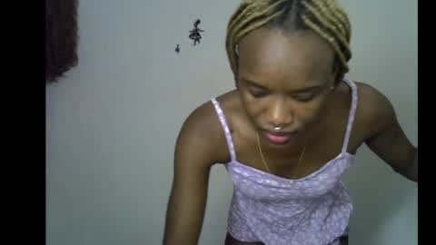Linda independent model online show from 04/18/26, 06:34