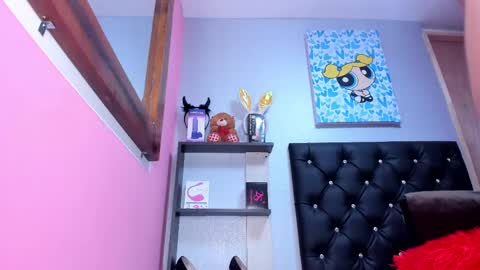 Snapshot of skinnycollins chatting on 02/19/25, 02:33 Skinny online show from 02/19/25, 02:33