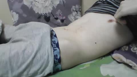 Snapshot of skinnycuteman chatting on 02/05/25, 01:47 skinnycuteb0y online show from 02/05/25, 01:47