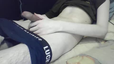 Snapshot of skinnycuteman chatting on 05/30/26, 05:59 skinnycuteb0y online show from 05/30/26, 05:59
