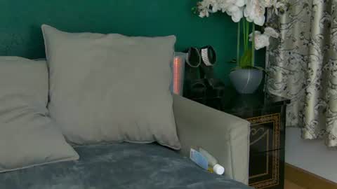 Snapshot of skinnynatty chatting on 06/19/26, 03:55 Natty online show from 06/19/26, 03:55