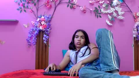 sofia online show from 10/27/25, 01:04