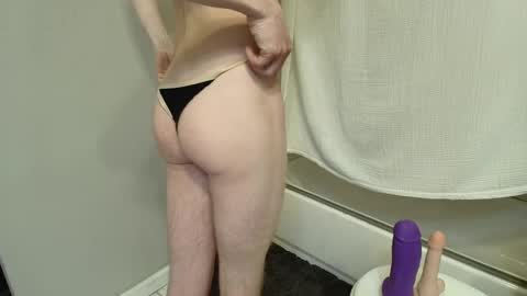 skinnytoy69 online show from 12/22/24, 03:33