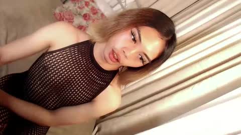 skinnytrans69 online show from 04/22/26, 05:47